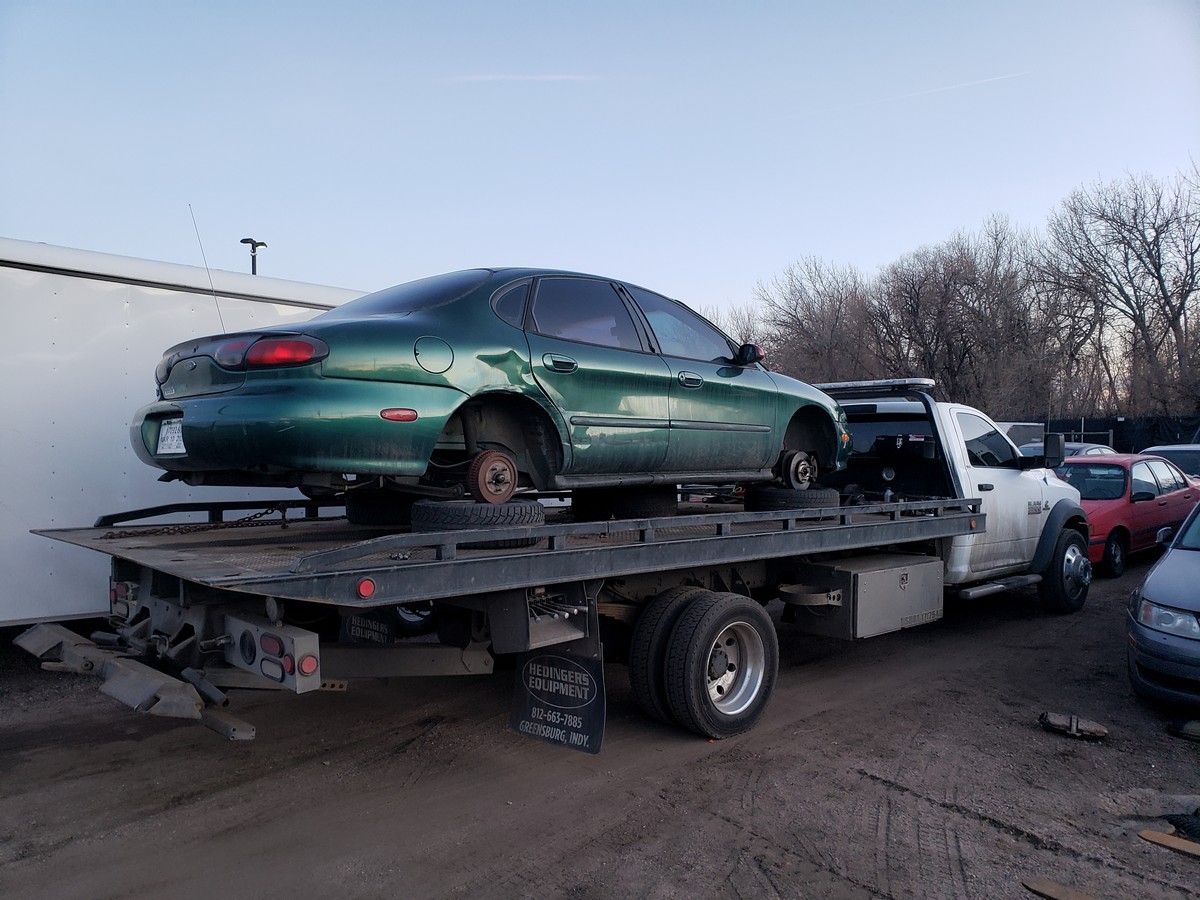 Junk Car Buyers in Lakewood
